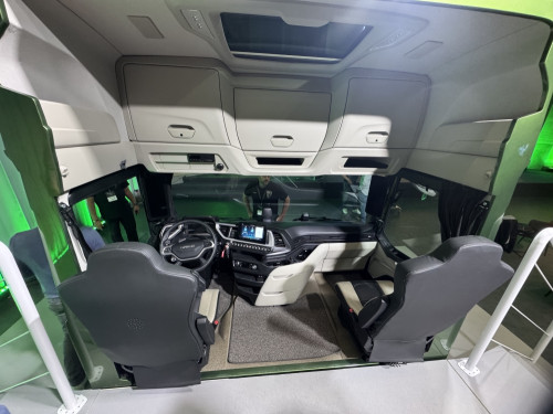 IVECO S-WAY EXPERIENCE IN MADRID = MORELO & IVECO